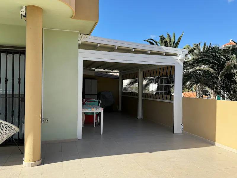 pérgola tensada terraza